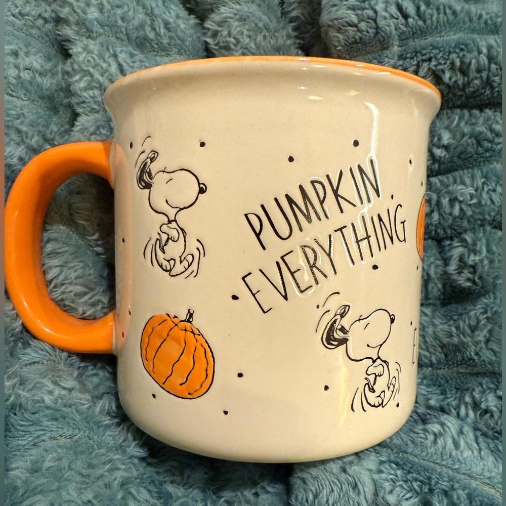 Peanuts Snoopy “Pumpkin Everything”  21oz Mug.